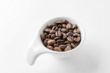 フルシティローストに焙煎されたコーヒー豆