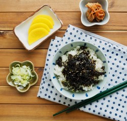 한국의 음식 김가루 밥과 김치