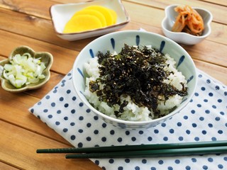 한국의 음식 김가루 밥과 김치