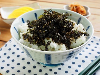 한국의 음식 김가루 밥과 김치