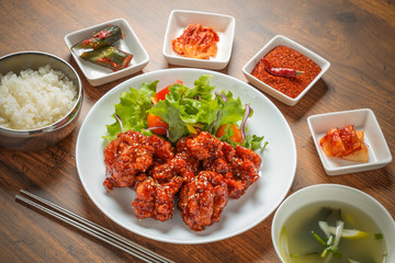ヤンニョムチキン Korean spicy chicken  (Yangnyeom Chicken)