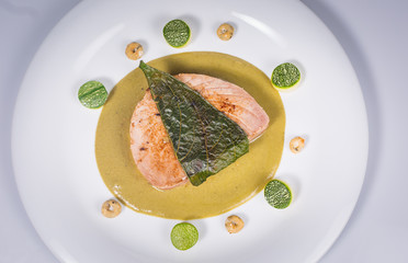 filete con hoja santa