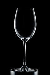 空のワイングラス