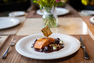 salmon con salsa