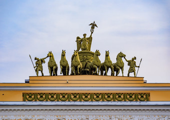 Obraz premium Details of Triumfalnaya Arka or Arch of Triumph built to celebrate victory over Napoleon in Palace Square Saint Petersburg Russia