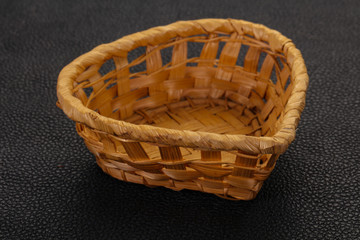 Obraz premium Empty wicker bowl