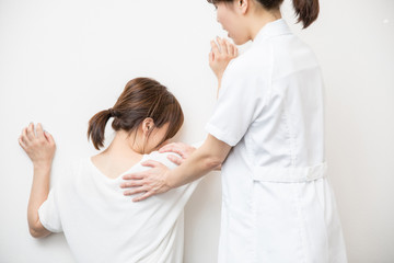 Fototapeta premium 精神科の患者とナース