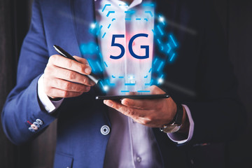 5G text on tablet screen