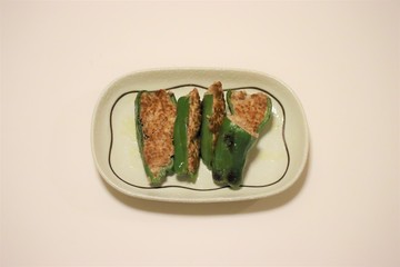 家で作ったピーマンの肉詰め