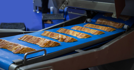 Production line of meat slicer machine in food industry