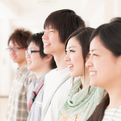 Fototapeta premium 微笑む大学生の横顔