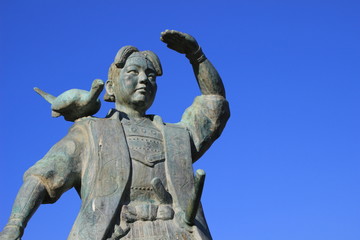 桃太郎像