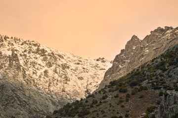 Sierra de Gredos, España, ambiente alpino perfecto para deportes de aventura como alpinismo, escalada o sencillamente para practicar espectaculares rutas de senderismo