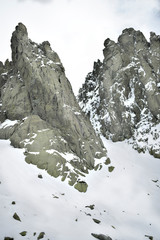 Sierra de Gredos, España, ambiente alpino perfecto para deportes de aventura como alpinismo, escalada o sencillamente para practicar espectaculares rutas de senderismo
