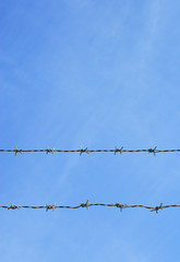 有刺鉄線　空　素材