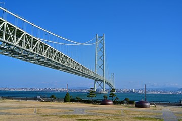 淡路島から見た明石海峡大橋の勇姿