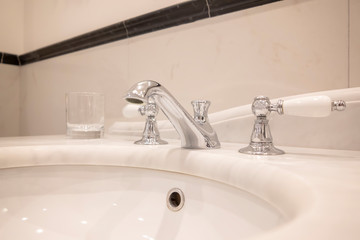 Retro Style Chrome Faucet in France.
