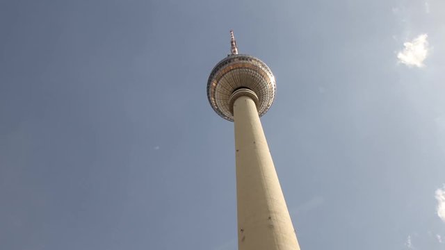 Timelapse of Berlin TV Tower Berliner Fernsehturm