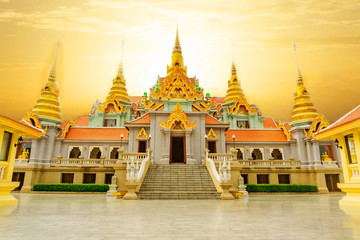 Naklejka premium Phra Mahathat Chedi Phakdi Prakat - Buddhist Temple in Thailand