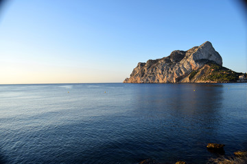Fototapeta na wymiar Panoramic view of the Cliff of Ifach and the Mediterranean coast of Spain