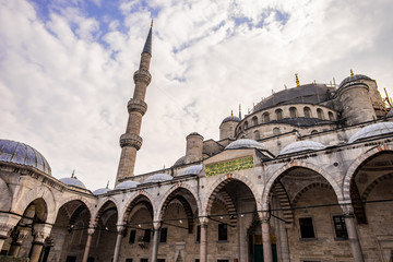 Fototapeta na wymiar View of the famous Blue Mosque Sultan Ahmet Cami in Istanbul
