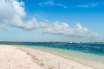 Fototapeta premium Paradise island and turquoise waters at the Caribbean. Las Aves Island, Venezuela