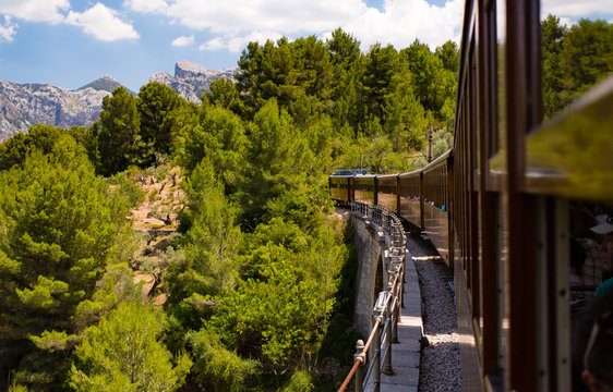 Zugfahrt von S&oacute;ller nach Banyola auf Mallorca in Spanien