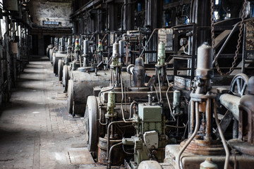 Produktionshalle einer Brikettfabrik