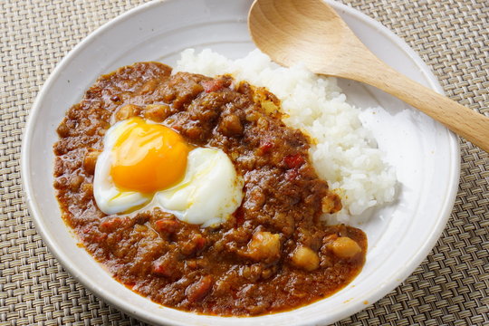 キーマカレー の写真 ロイヤリティフリーの画像 グラフィック ベクターおよびビデオ Adobe Stock