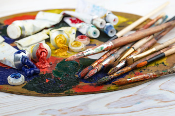 Obraz premium Paint brushes and paints for drawing.