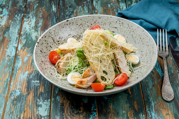Salad caesar with chicken