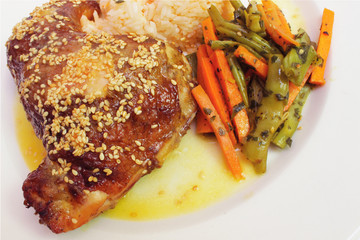 Pollo con ajonjolí