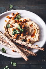  Houmous de Pois Chiches, Pois Chiches grillés au Paprika et Gressin. Plat Végétarien