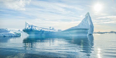 Antarctic Iceberg Scenery - obrazy, fototapety, plakaty