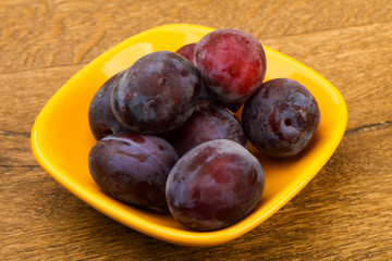 Plums in the bowl