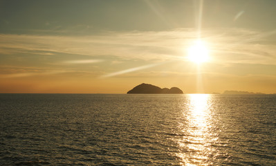 Fototapeta na wymiar Beautiful sunset in Thailand. Seascape