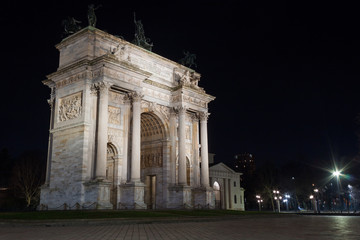 Fototapeta na wymiar Arch of Peace in Milan