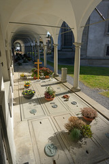 Friedhof bei der Hofkirche St.Leodegar in Luzern, Schweiz