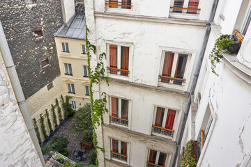 Fototapeta na wymiar Patio interor en Paris, Francia