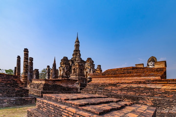 Sukhothai historical park and surrounding area example Wat Si Chum, Wat Traphang-Thong, Sorasak Temple in the midday and twilight