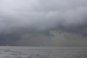 Naklejka na ściany i meble Wetter über dem Wattenmeer