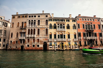 Fototapeta na wymiar Old houses of Venice