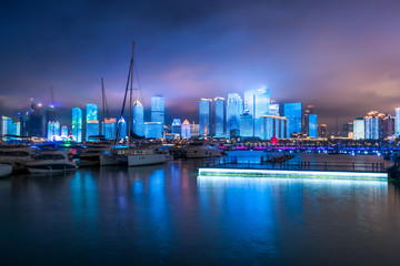 Fototapeta premium Nightscape w Fushan Bay, Qingdao ..