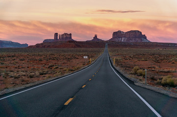 Monument Valley, Forrest Gump Road Point at Sunrise