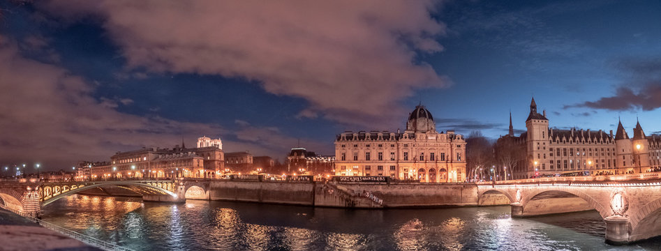 Panoramic of Paris - Island of city