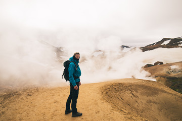 Obraz premium Man hiking at the Kerlingarfjöll geothermal area Icealnd with a great weather 