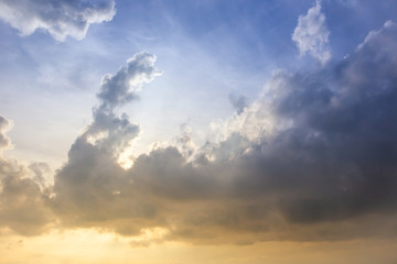 Obraz premium Panoramic angle of the beautiful sky during the sunrise.