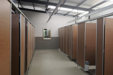 Public toilets that are hygienic. Using a translucent roof, allowing light to shine through and have a ventilation fan.