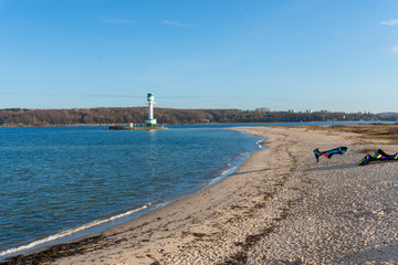 An einem Spätnachmittag im Winter Spaziergang am Falckensteiner Strand in Kiel Friedrichsort bei...