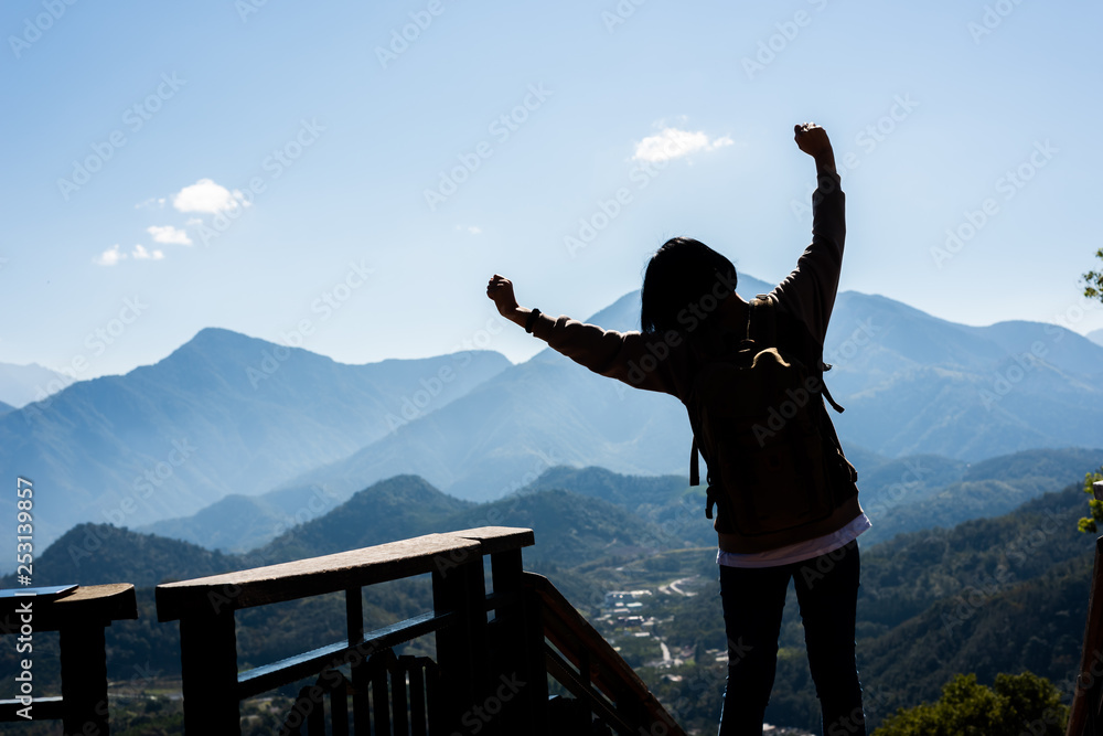 Poster Asian woman traveling feel free